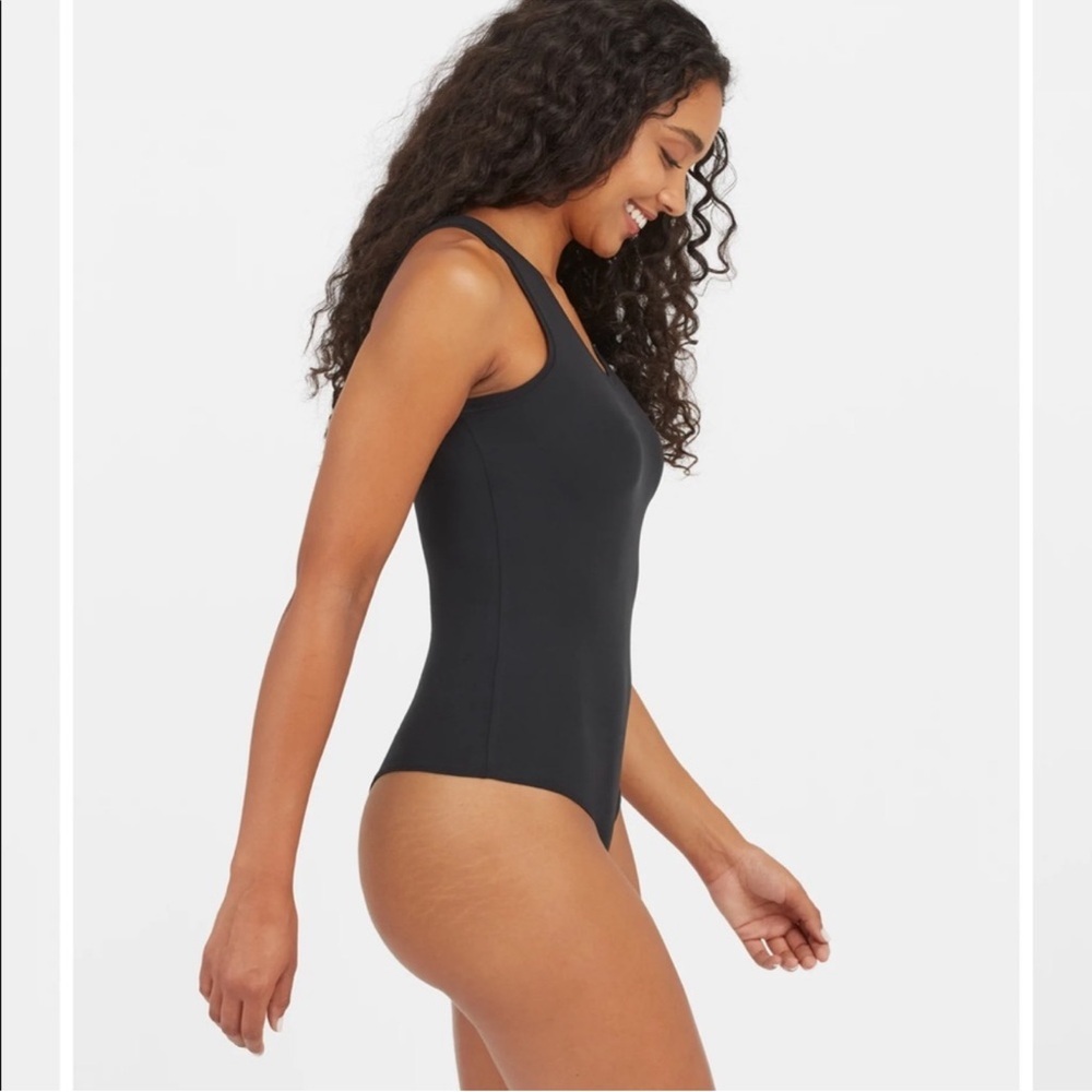 NWOT SPANX suit yourself scoop neck tank bodysuit in black Size: Medium - Picture 3 of 10